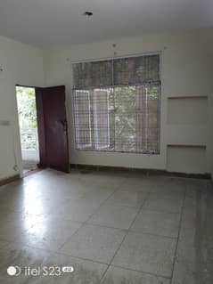 10 Marla 2nd-floor House for Rent