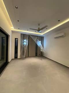 Mumtaz city 1 kanal incomplete house for sale