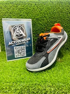 Dynamic Men’s Sports Sneakers