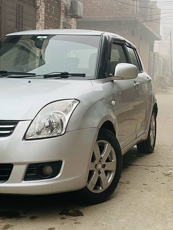 Suzuki Swift 2018 1.3 DLX 0