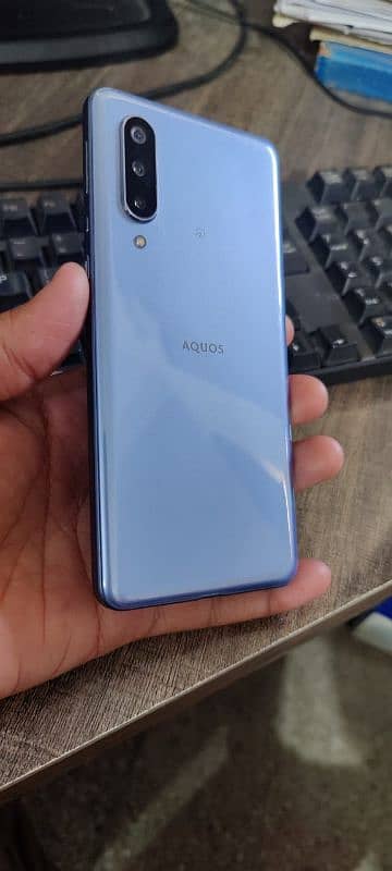 Sharp Aquos Zero 5g basic 1