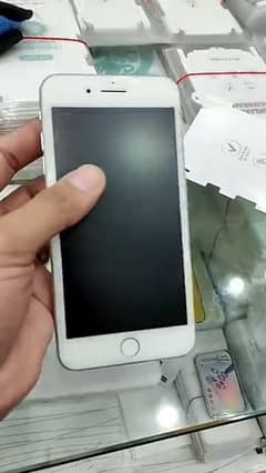 iphone 7 plus 4/128 with complete box call My watsap 03221007945