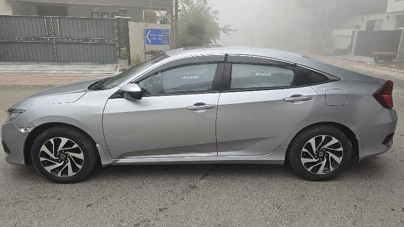 Honda Civic VTi Oriel full option 2018 3