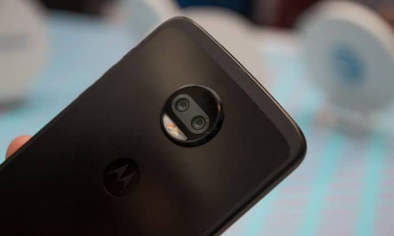 moto z2 force 1