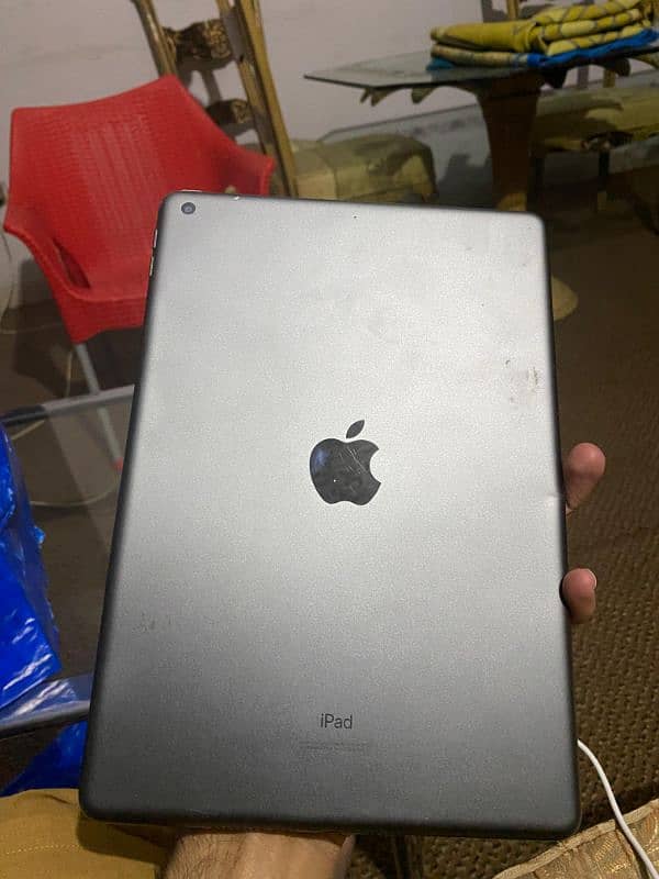 iPad 8 32GB with box 0