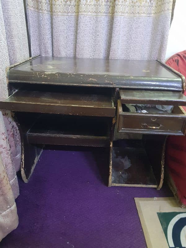 computer table for sale need paint only solid wood not break any where 0