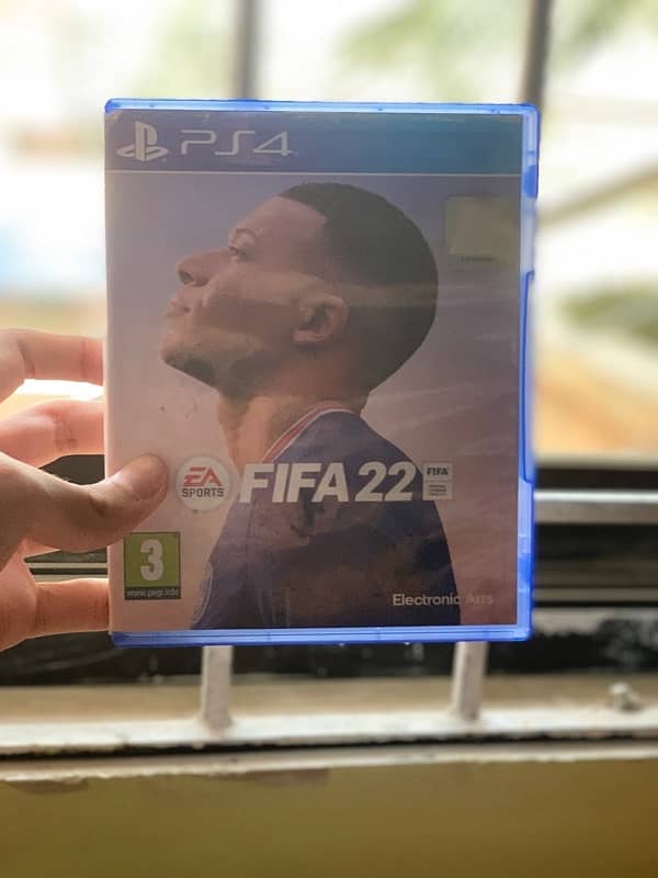 Fifa 22 and Uncharted 4 0