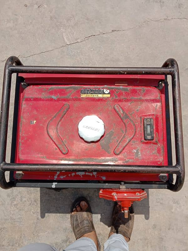 Loncin 3kv generator good condition petrol and gas working 4