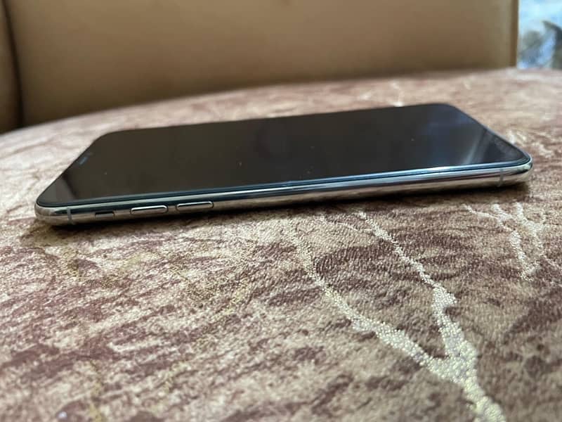 iPhone 11 Pro Max (Pta Approved) 8