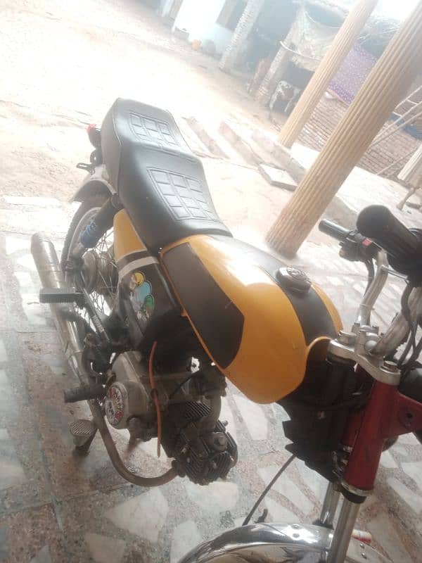 united 70cc bike peshawar number good condition engine tyer ok 0