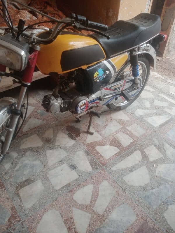 united 70cc bike peshawar number good condition engine tyer ok 1