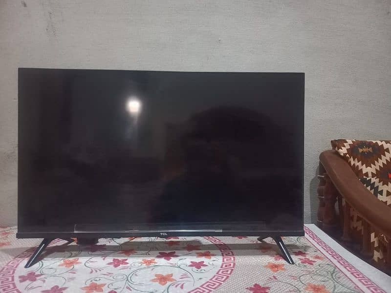 TCL 32 inch Smart Android TV 3