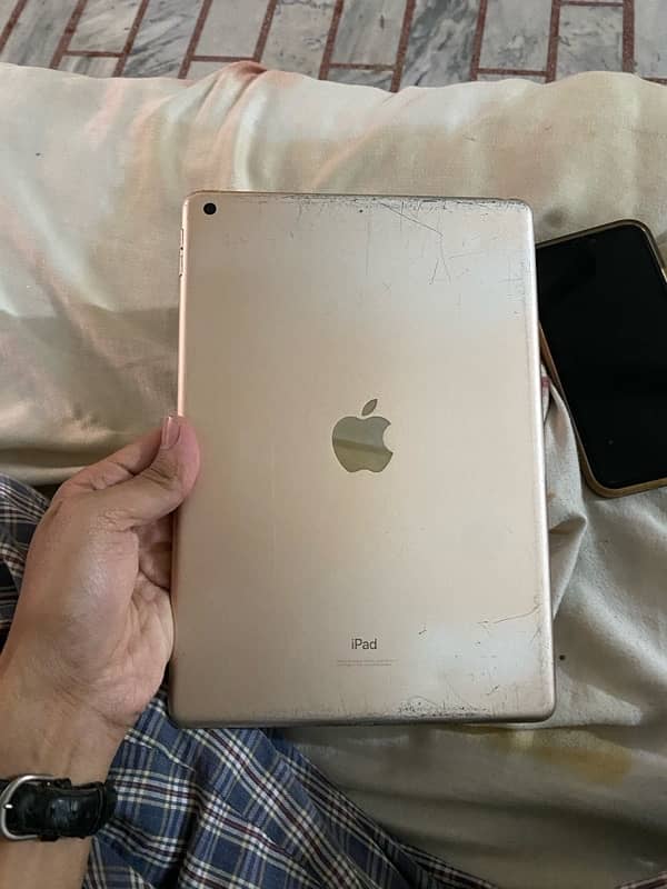 ipad 8 gen with box 2