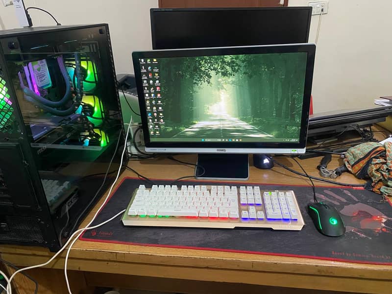 Gaming setup almost brand new 0