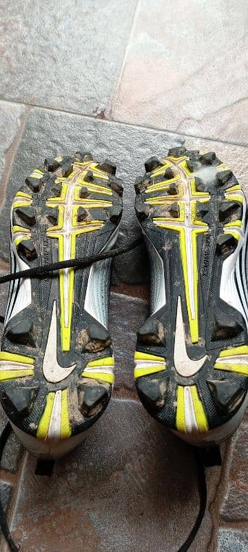 Football boots/shoes Size 40 1