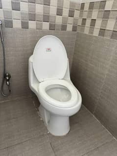 Toilet seat comode porta quality imported