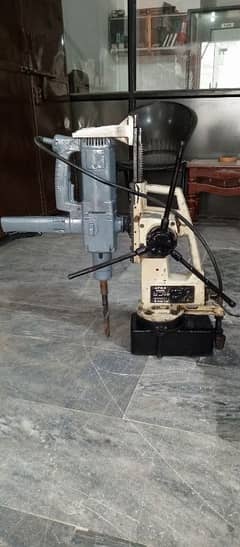 Magnet drill machine