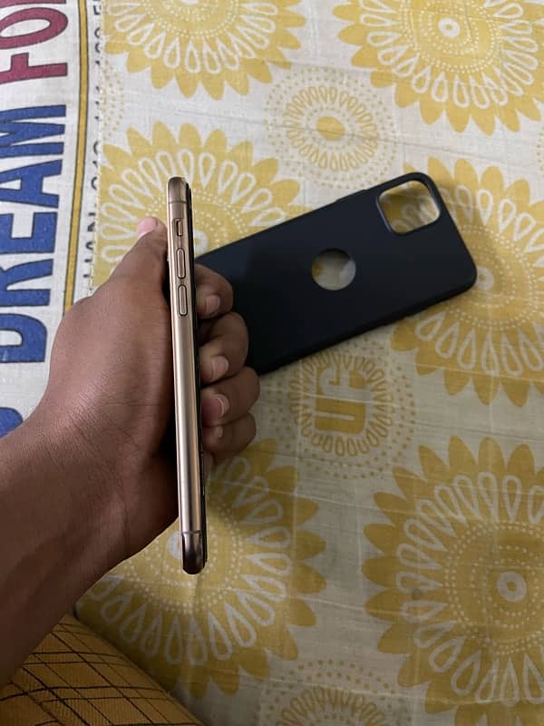 iPhone 11pro NoN pta condition 10/10 Face ID True Tone All okay No Any 2