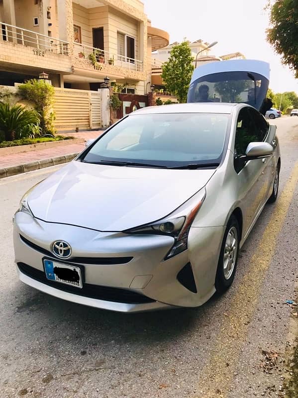 Toyota Prius 2017 model 2020 import 5