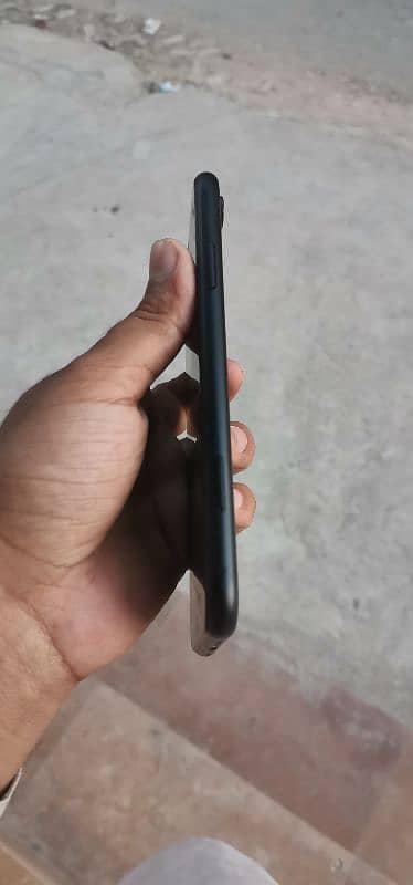 I phone xr 128gb non pta true tone OK face I'd OK bettery new install 5