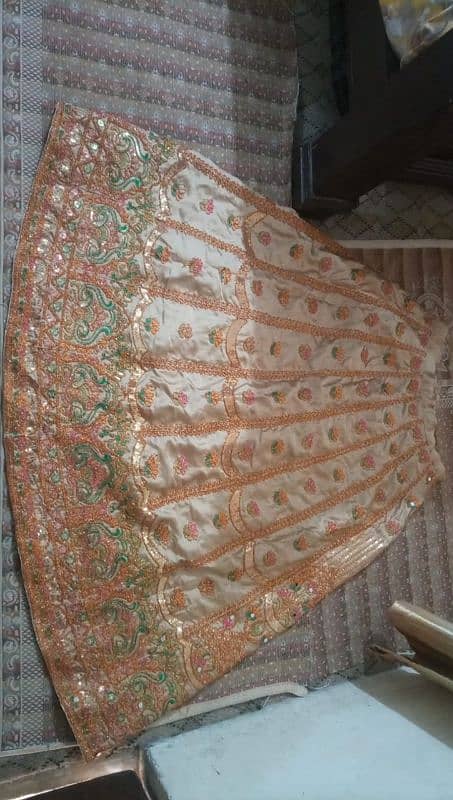 lehnga with heavy work on it including dupta 0