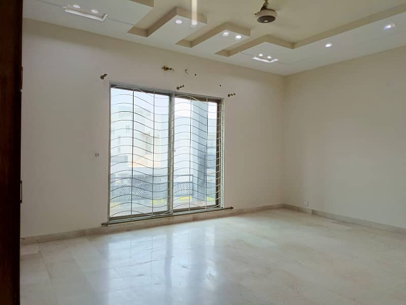 One Kanal Corner Double Unit House Available On Rent At Prime Location Of DHA Phase 06. 7