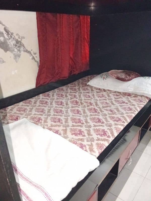 triple bed for kids used condition (8/10) with two mattresses 1