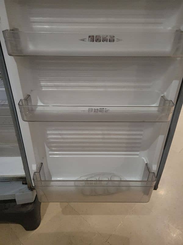 dawlence medium size fridge 7