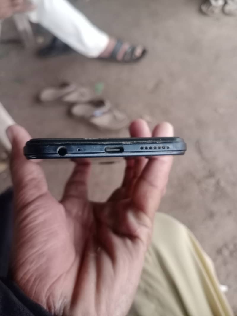 infinix hot 12 . . 6 GM ram 128memorya 2