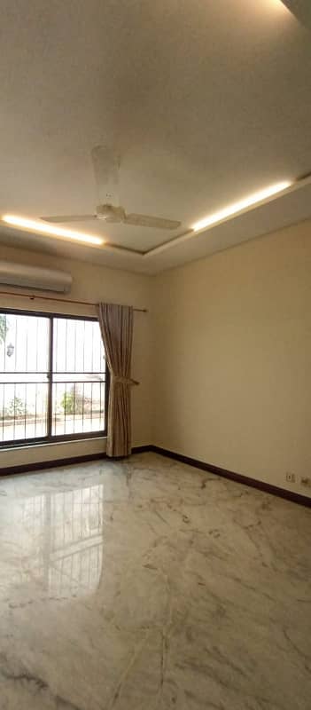 1 Kanal Beautiful Full House Available For Rent Prime Location At Cantt 2