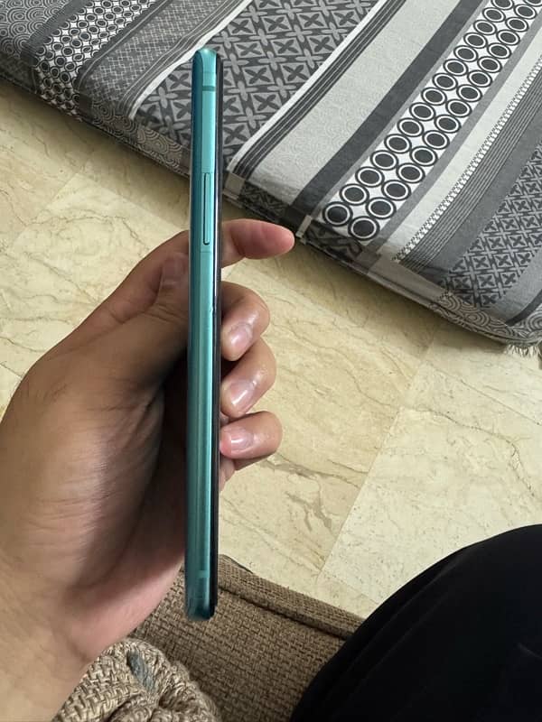 One Plus 8T (12GB/256GB) 3