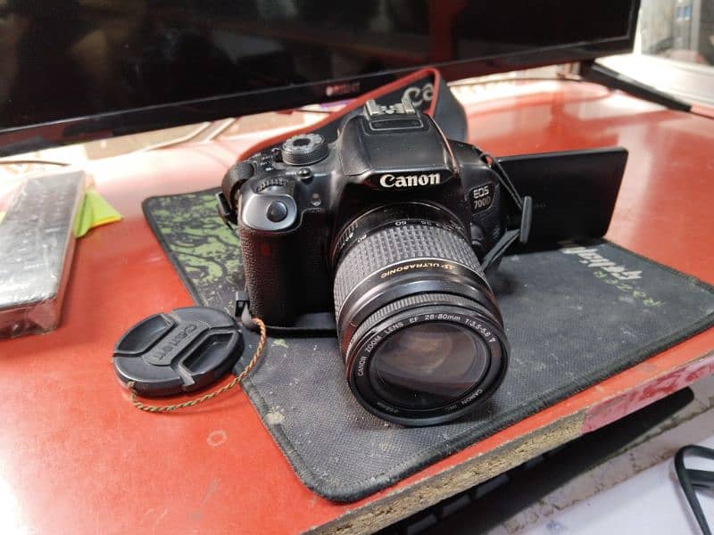 DSLR Canon 700d 65000rs 0