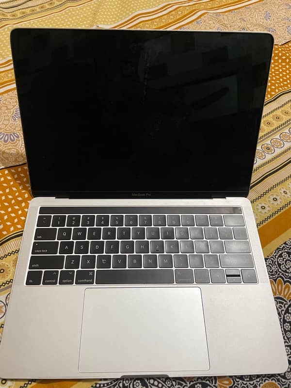 MacBook Pro 2017 with Touch Bar 5