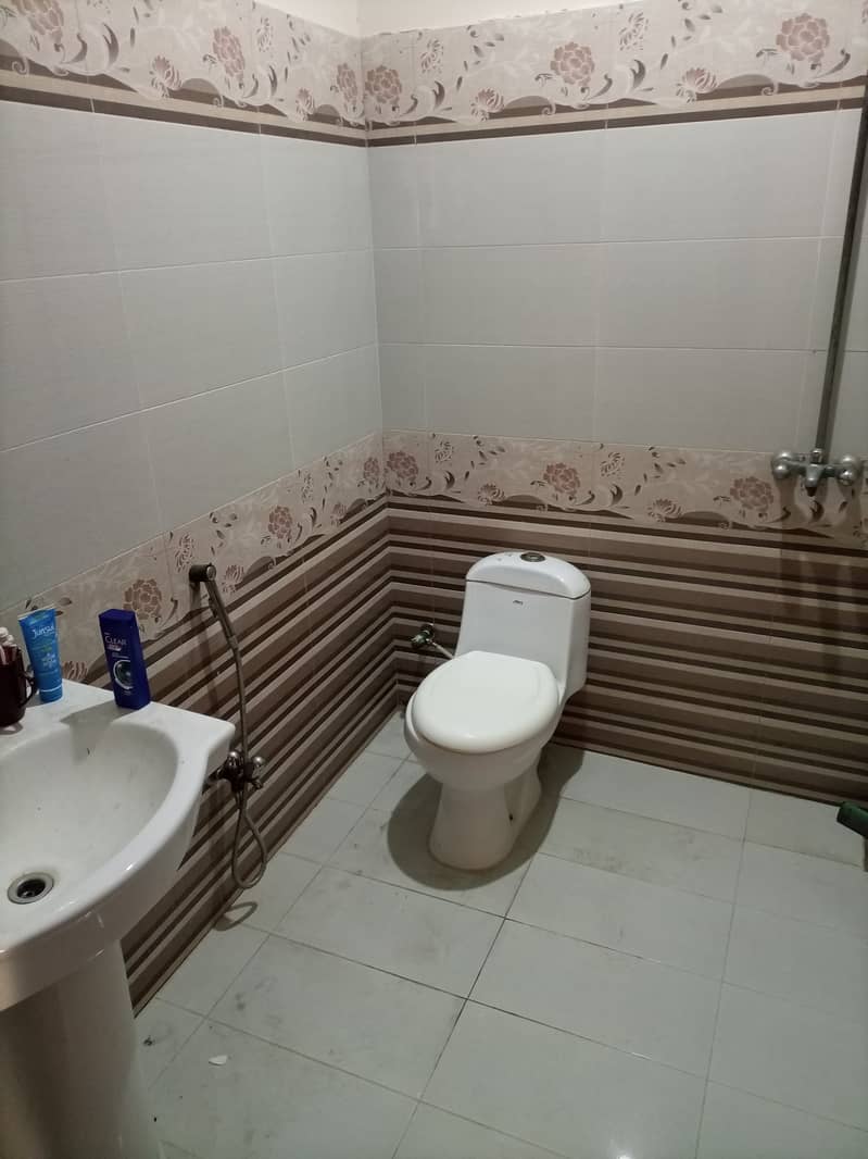 VALENCIA TOWN 3 BEDROOMS FLAT IS UP FOR RENT 4