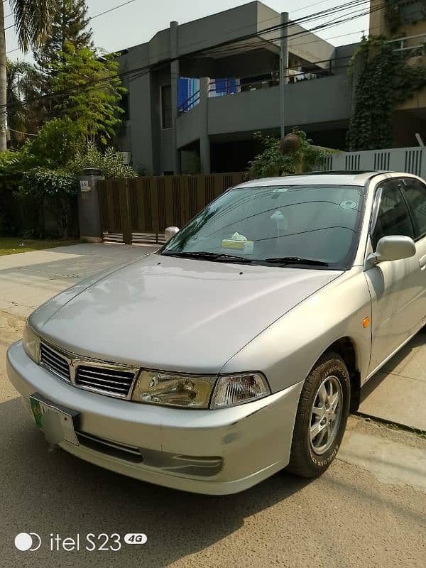 Mitsubishi Lancer 2000 1