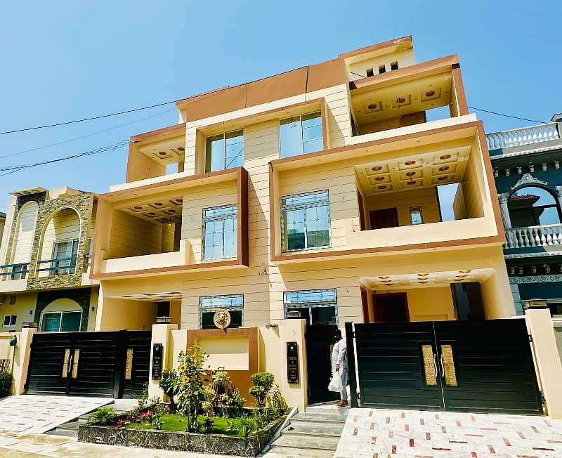 10 Marla Triple Storey With Basement House Available For Sale 10