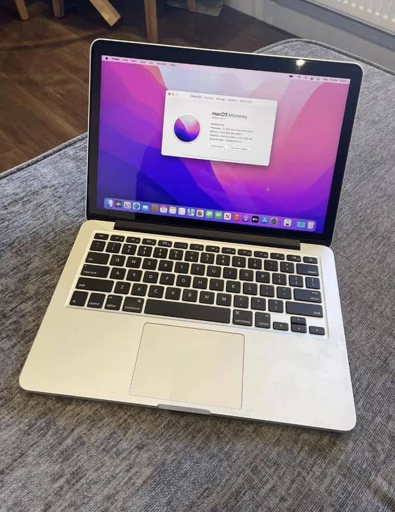 2015 Apple 13.3" MacBook Pro Core i5 8GB Ram 256GB SSD 0