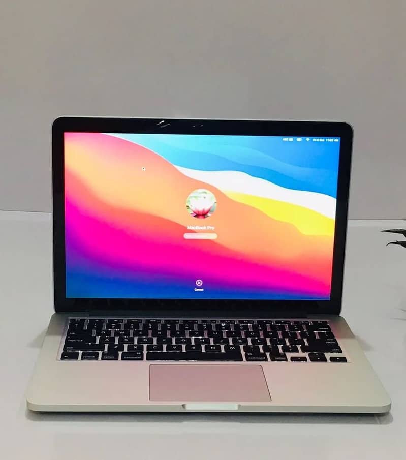 2015 Apple 13.3" MacBook Pro Core i5 8GB Ram 256GB SSD 1