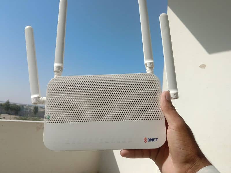 "BNET WiFi Router with 4 Antennas*Gpon* 2