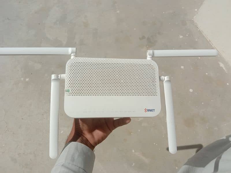 "BNET WiFi Router with 4 Antennas*Gpon* 7