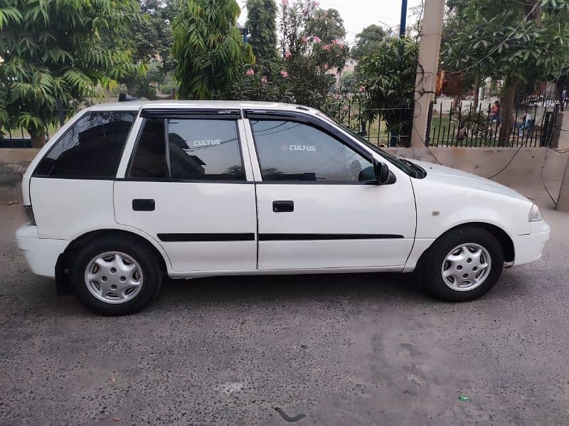 Suzuki Cultus VXR 2015/2016 4