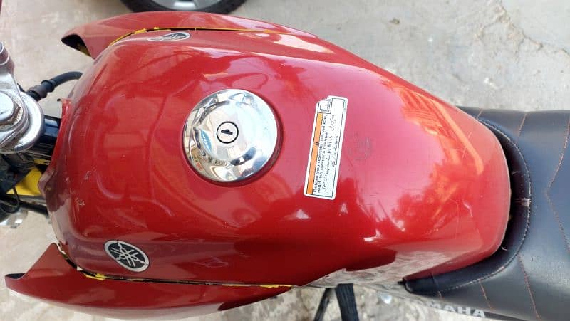 YBR125G 2019 MODEL RED COLOR - Filled petrol tank as a gift. 1