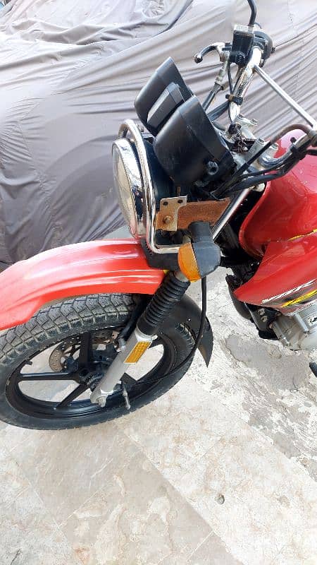 YBR125G 2019 MODEL RED COLOR - Filled petrol tank as a gift. 2