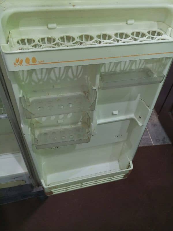 Good condition refrigerator 0