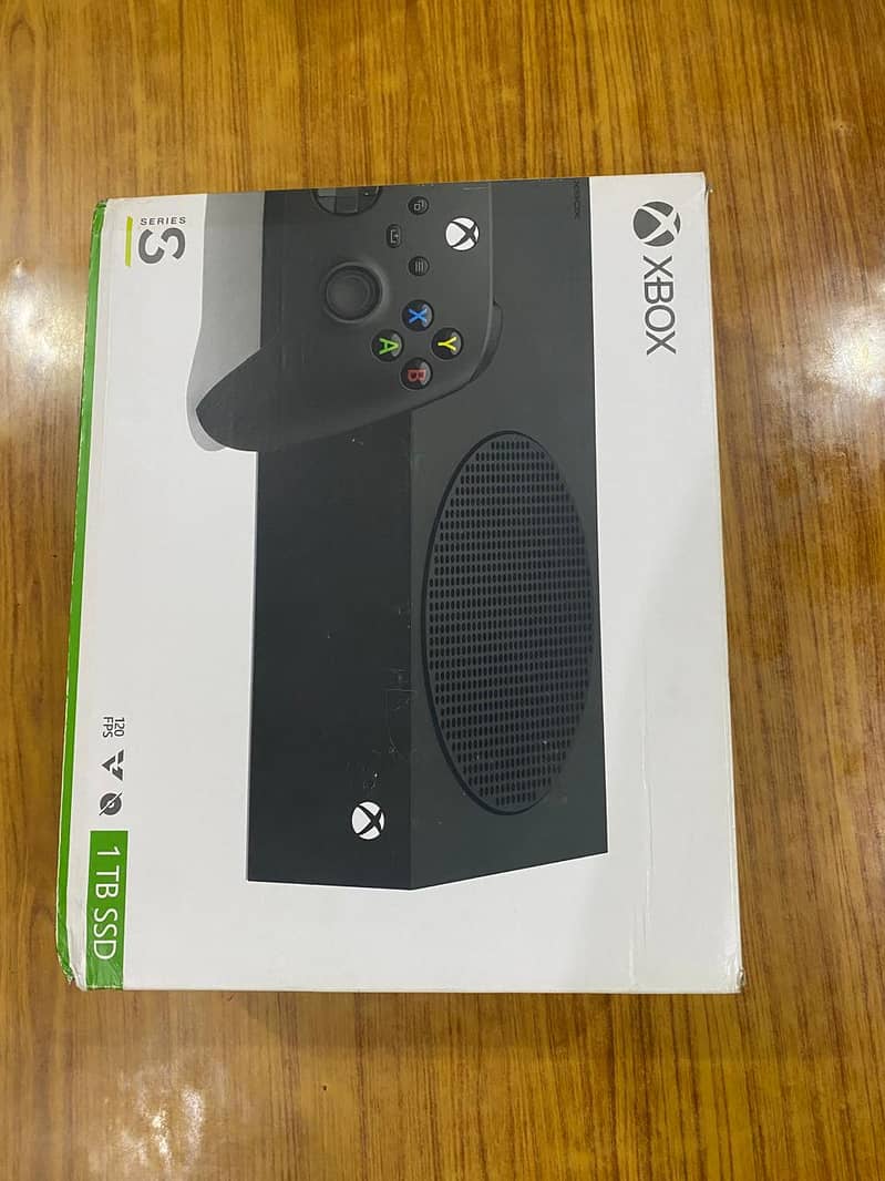 Xbox Series-S ( 1TB SSD ) 10/10. With COD MW3 included 10