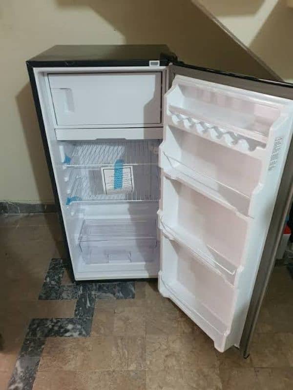 Fridge Dawlance 0