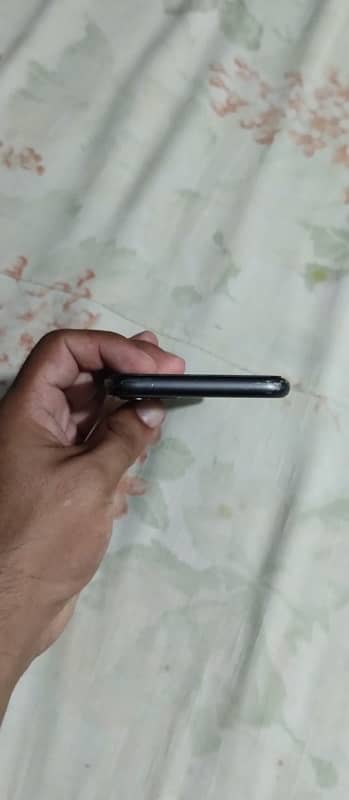 iphone 11 urgent sale 4