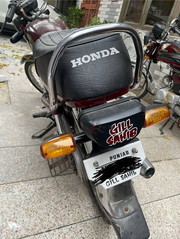 Honda CD70 2022 4