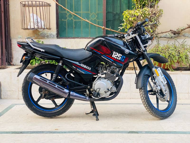 YAMAHA YBR 125G (2015) MODEL 4