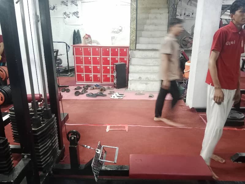 Basement Hall Available For Rent In Gulshan e iqbal 4